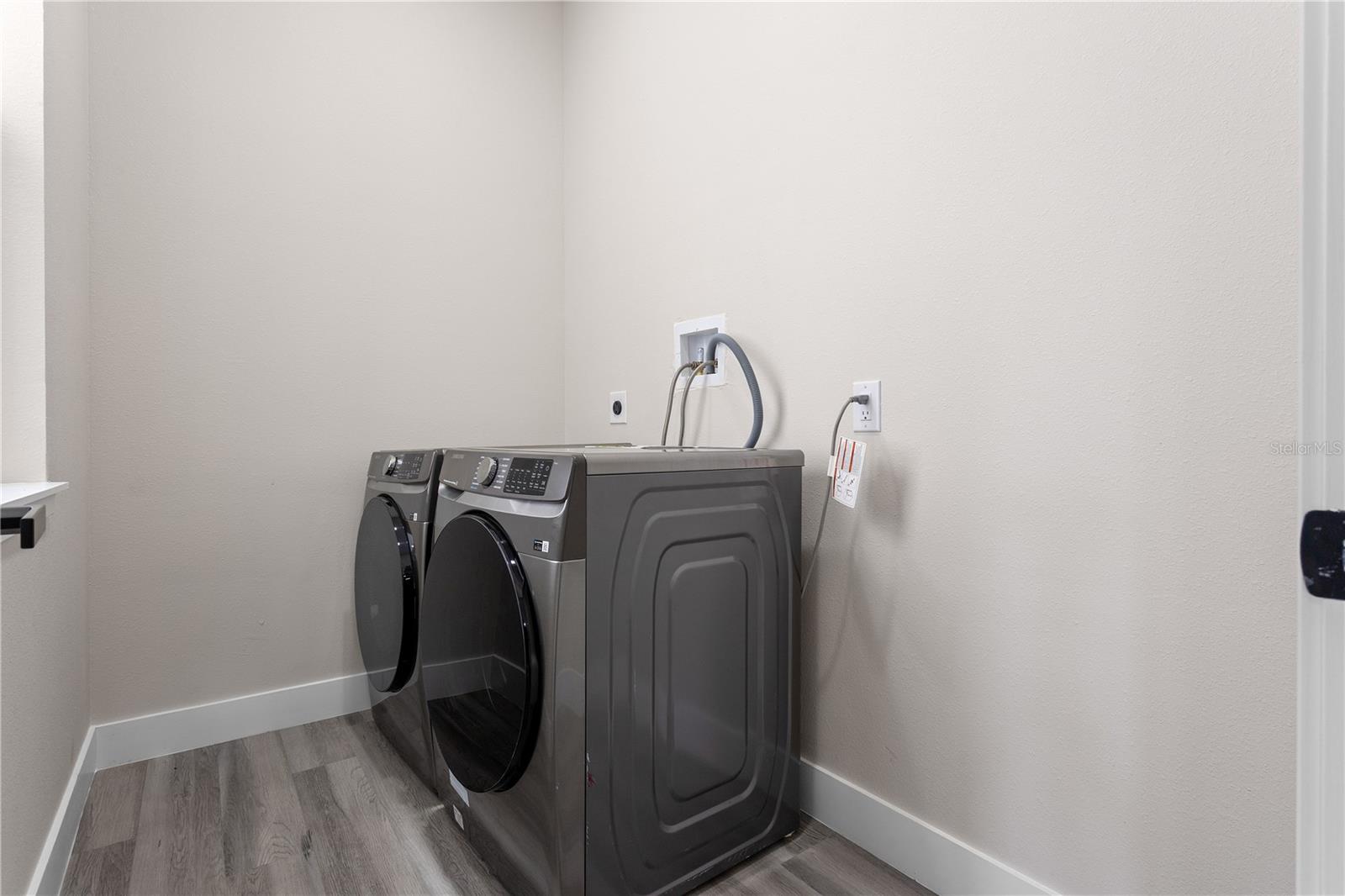 Image 11 of 23 For 33320 County Road 473