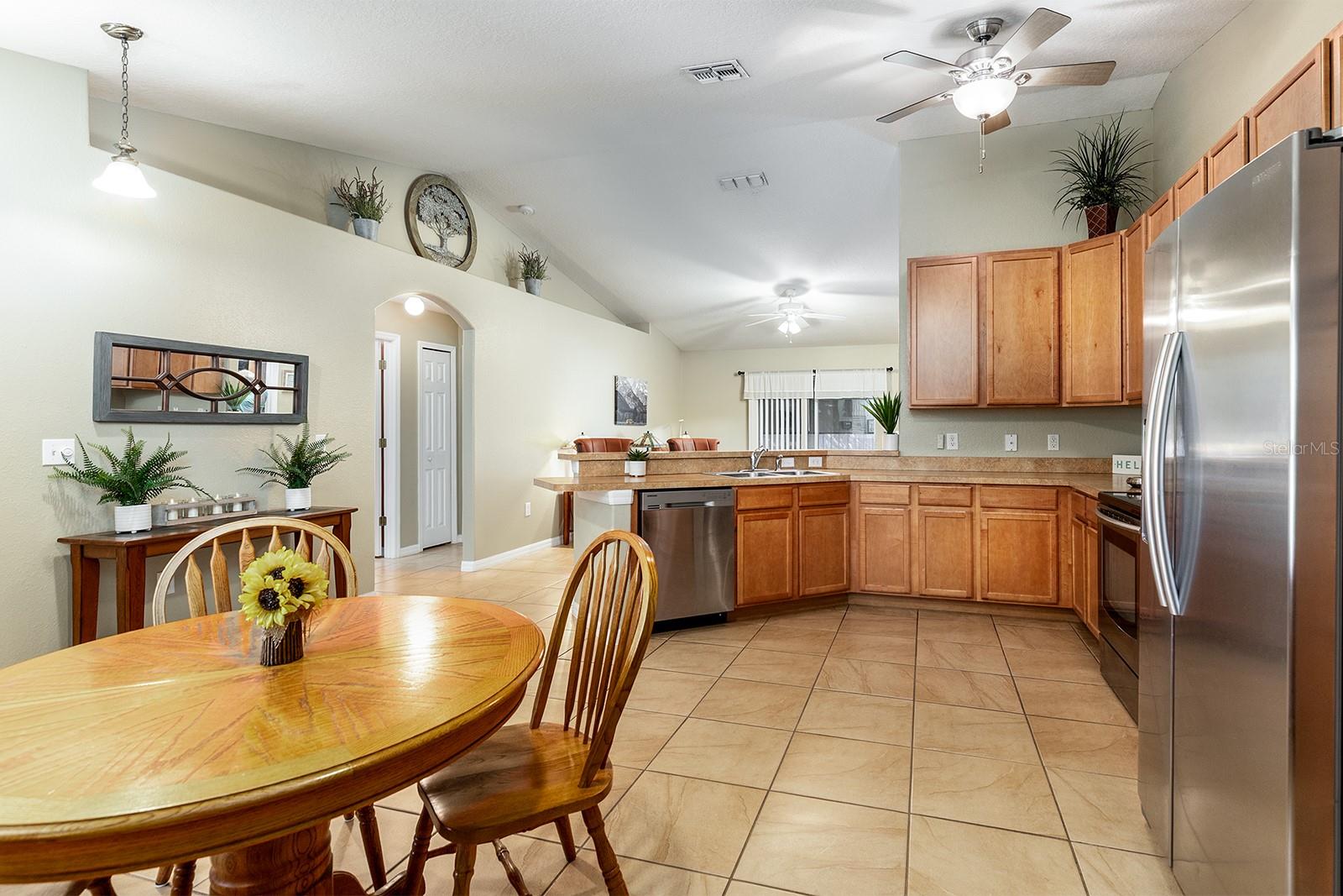 Image 8 of 49 For 950 Spring Garden Street