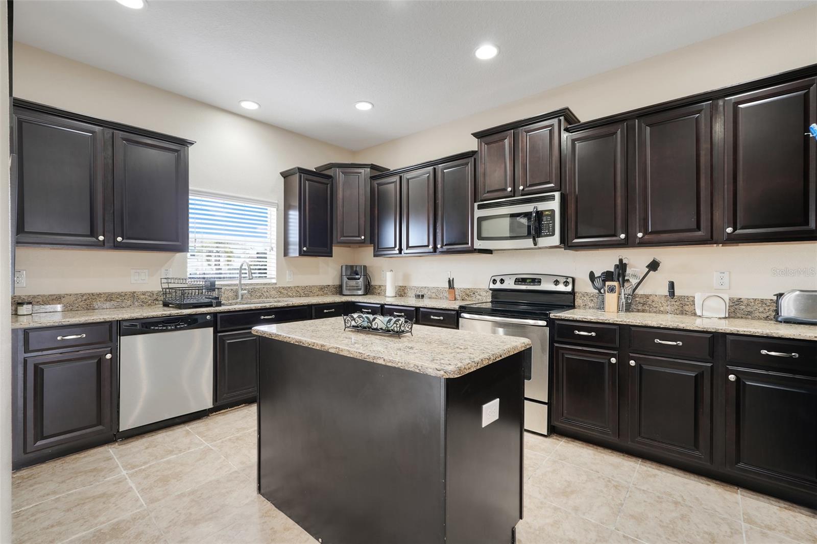 Image 13 of 36 For 3560 Cortland Drive