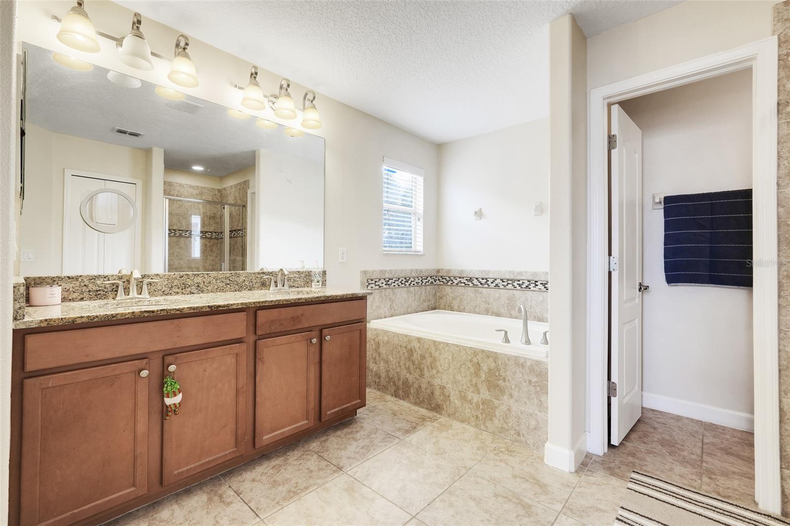 Image 30 of 36 For 3560 Cortland Drive