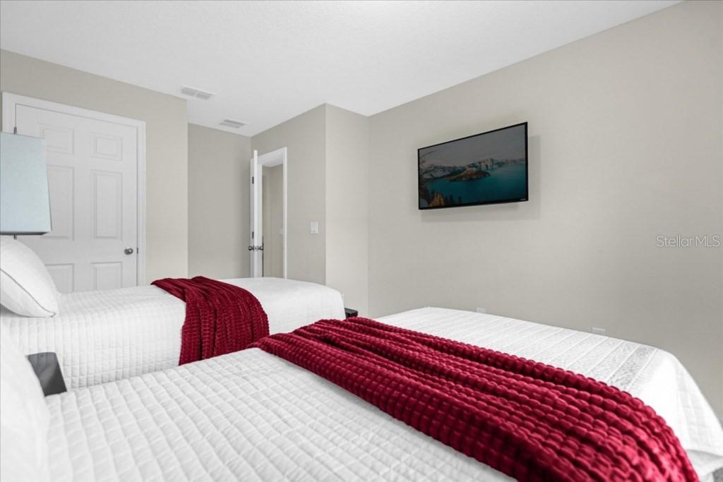 Image 16 of 33 For 1540 Carey Palm Circle