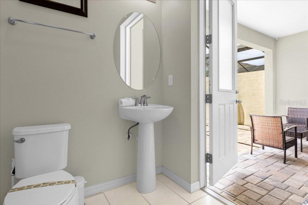 Image 18 of 33 For 1540 Carey Palm Circle