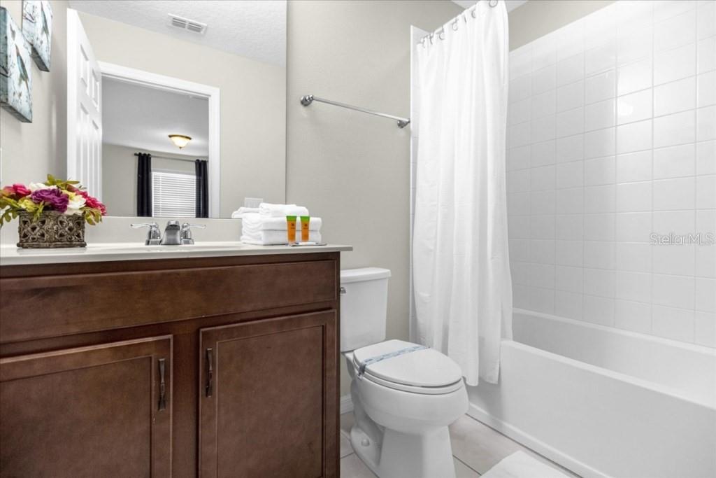 Image 21 of 33 For 1540 Carey Palm Circle