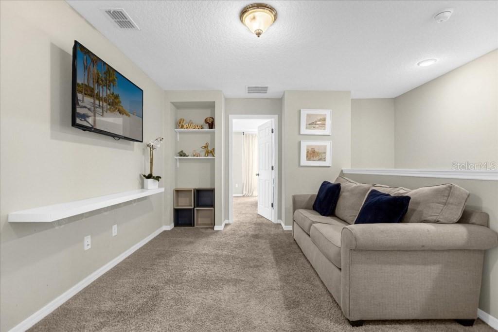 Image 9 of 33 For 1540 Carey Palm Circle