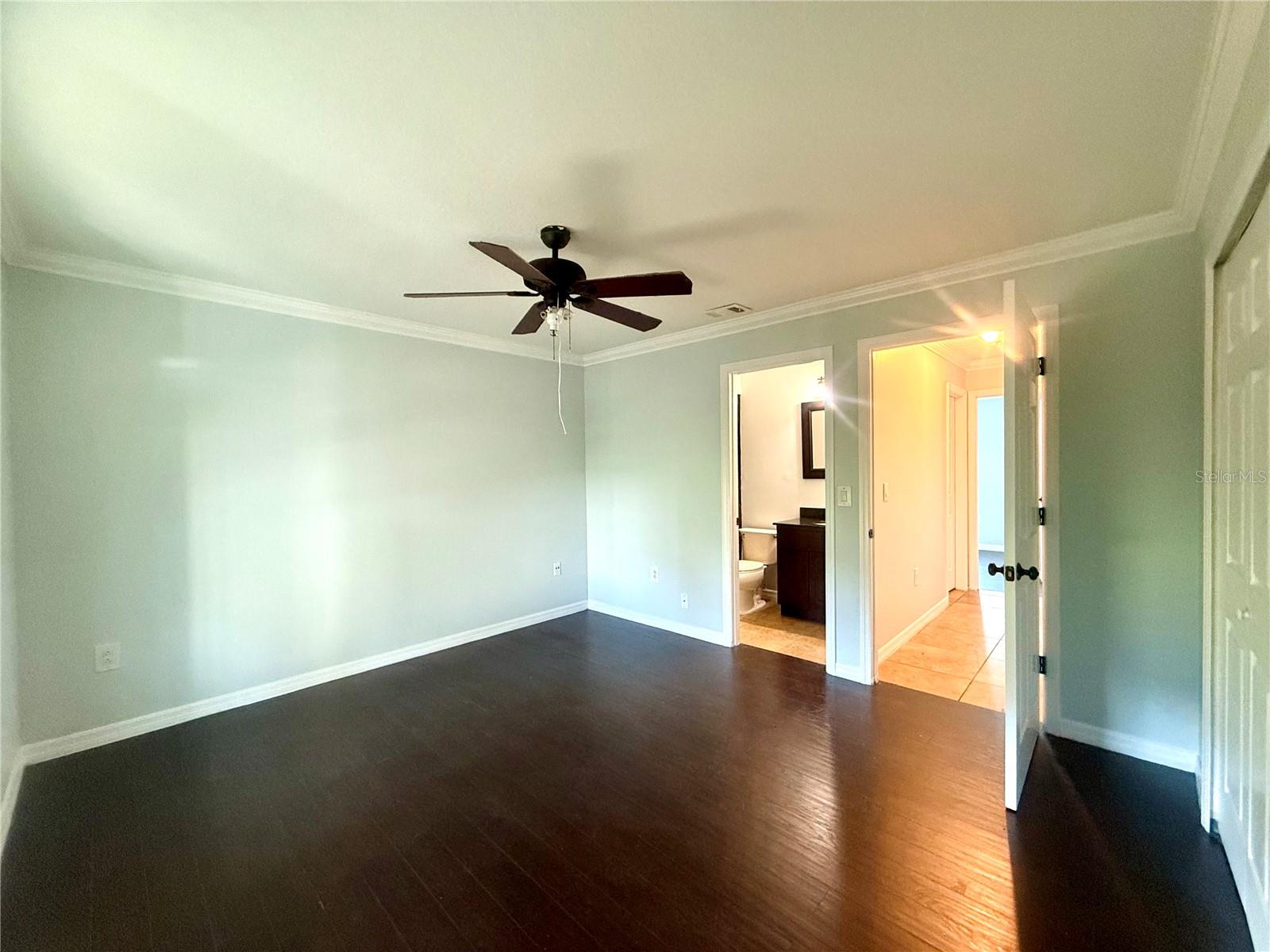 Image 7 of 10 For 209 Dorchester Square 209