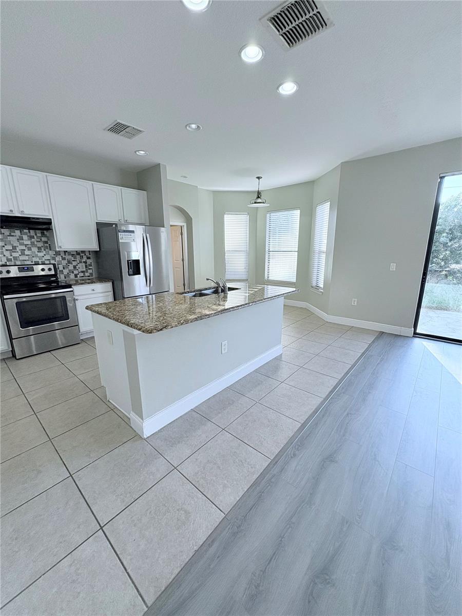 Image 5 of 20 For 2117 Lilipetal Court