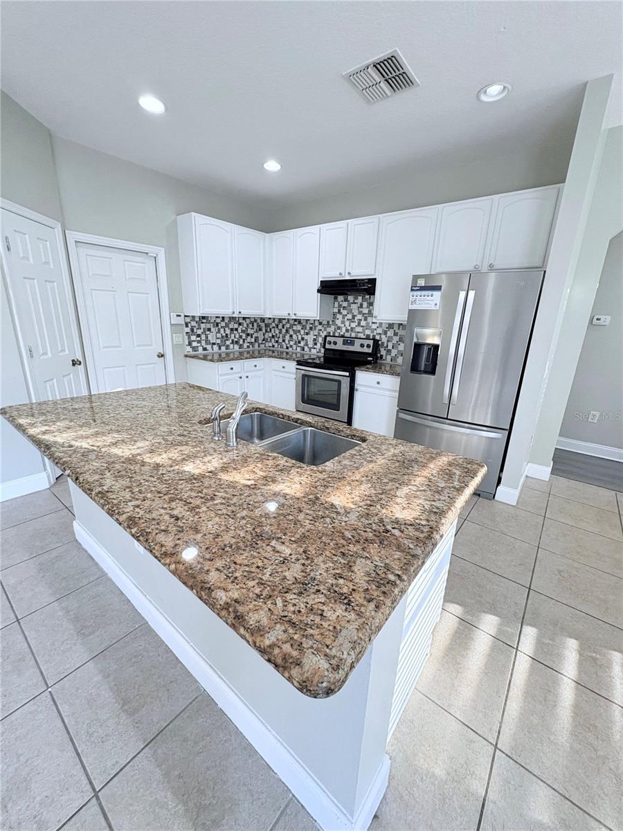 Image 7 of 20 For 2117 Lilipetal Court