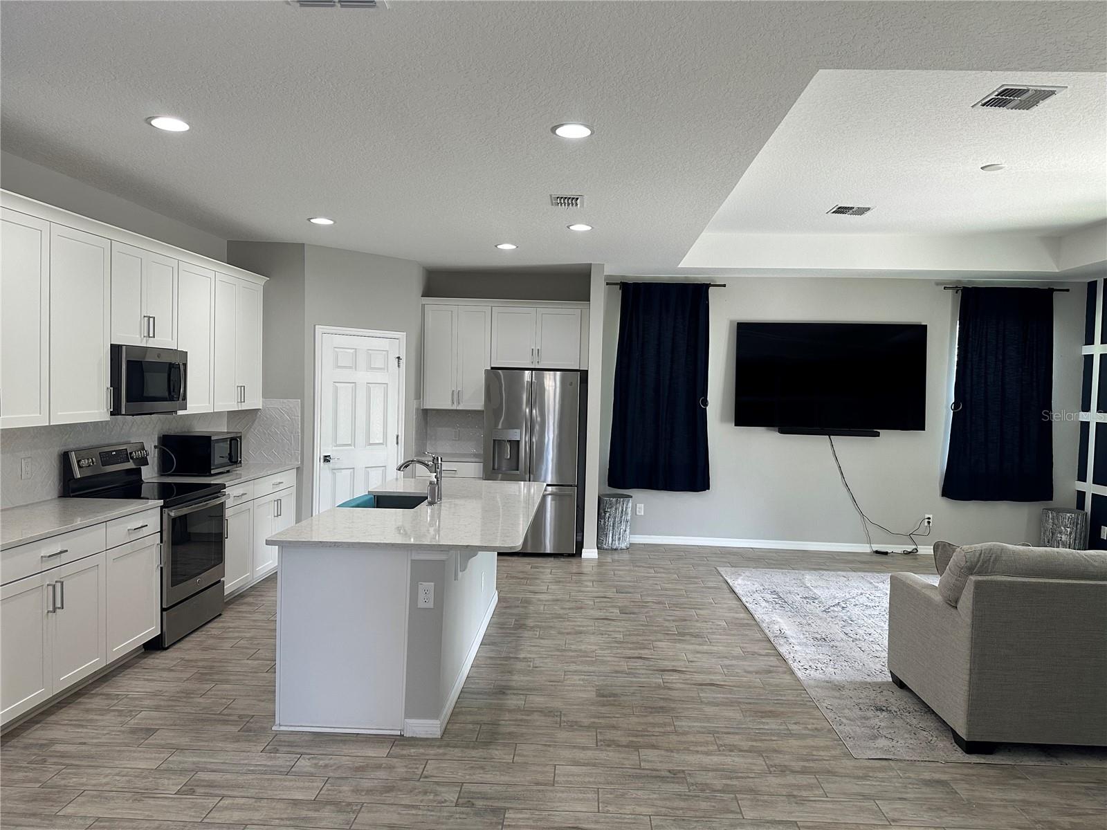 Image 13 of 27 For 2560 Grasmere View Parkway S