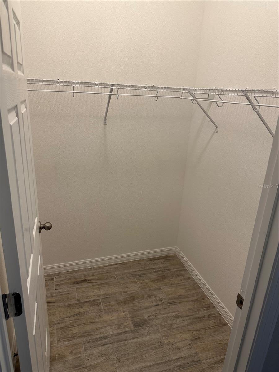 Image 18 of 27 For 2560 Grasmere View Parkway S