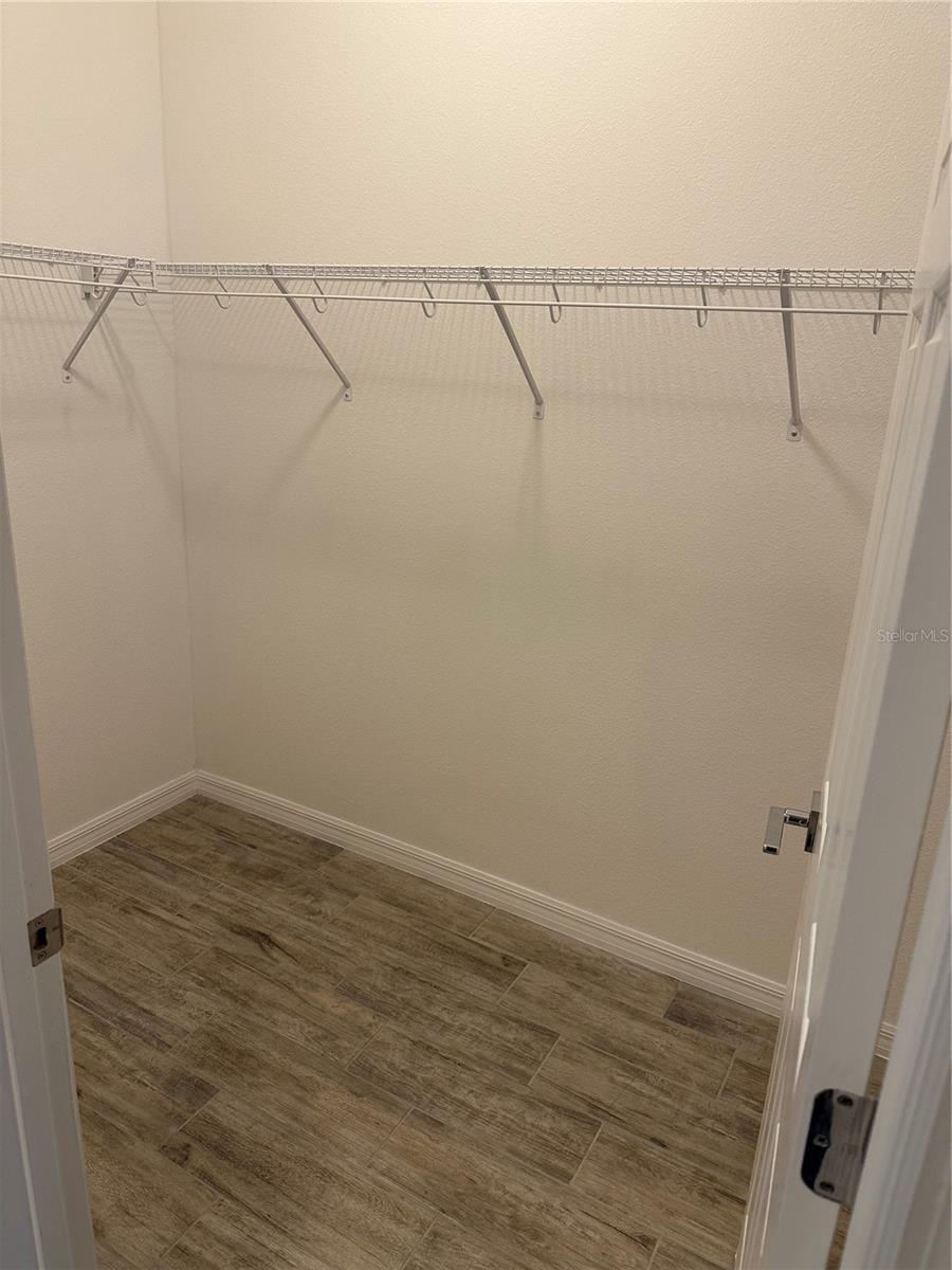 Image 19 of 27 For 2560 Grasmere View Parkway S