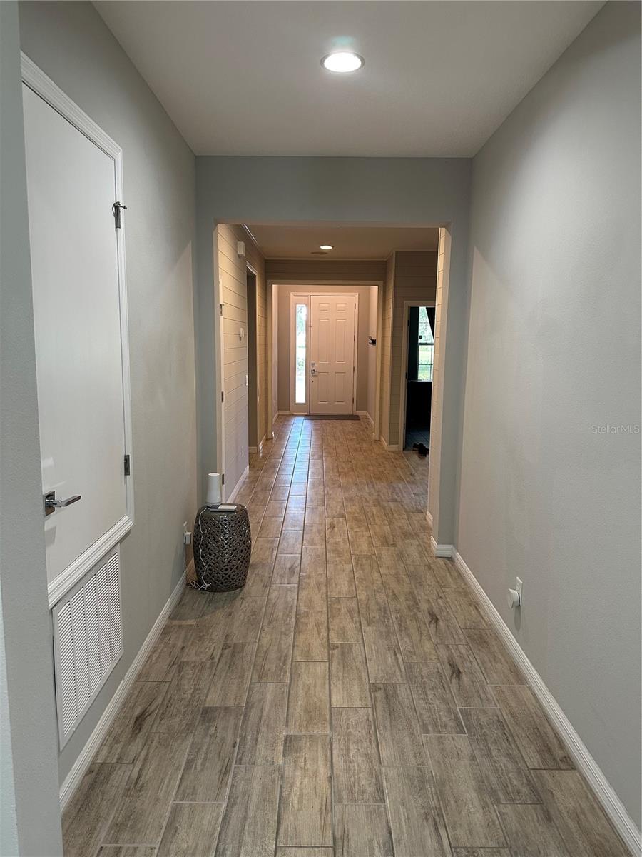 Image 21 of 27 For 2560 Grasmere View Parkway S