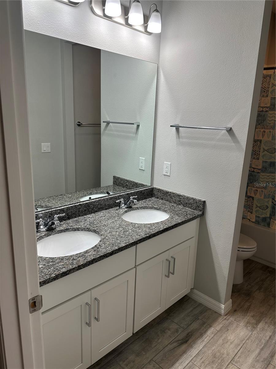 Image 22 of 27 For 2560 Grasmere View Parkway S