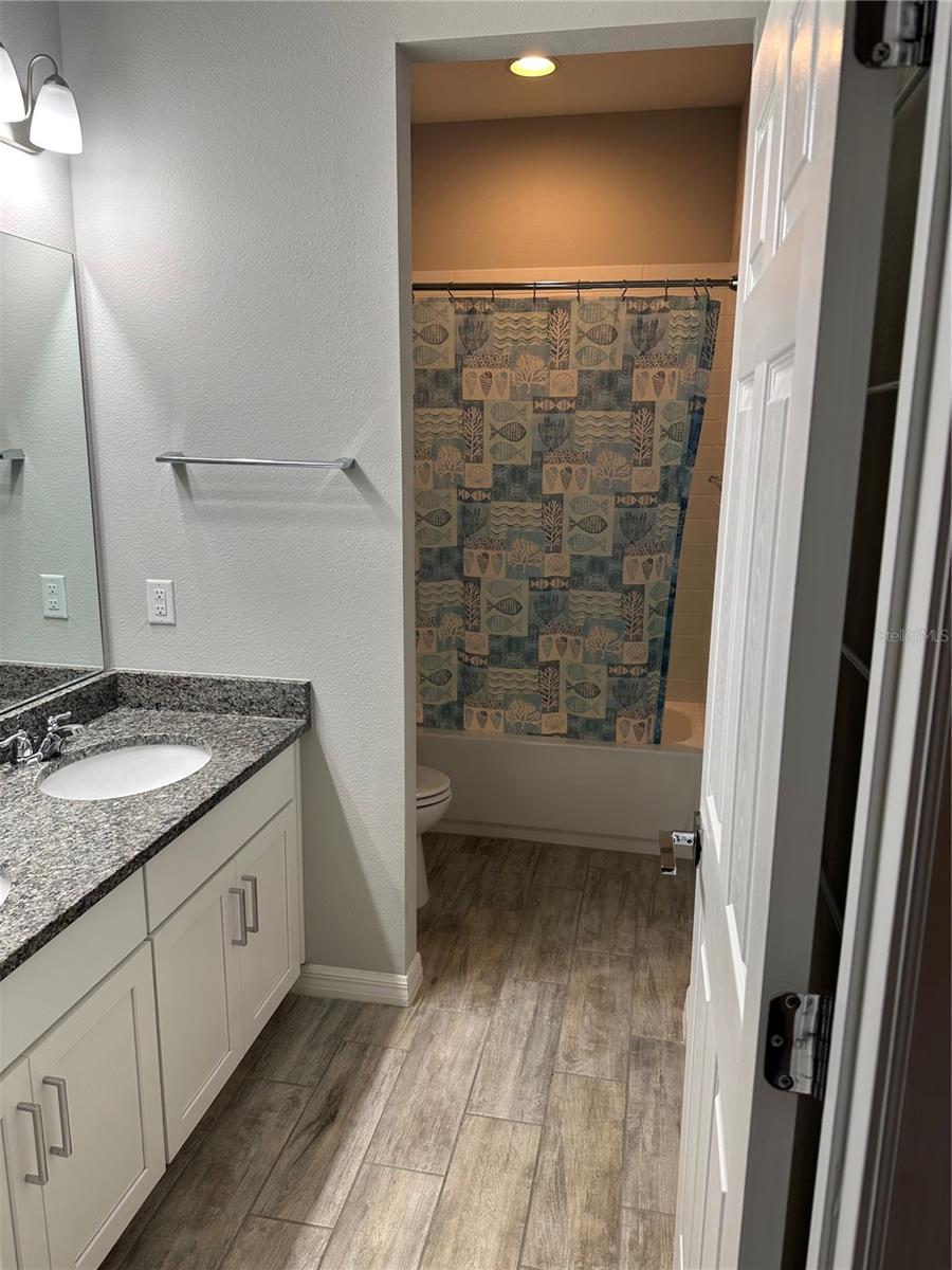 Image 23 of 27 For 2560 Grasmere View Parkway S