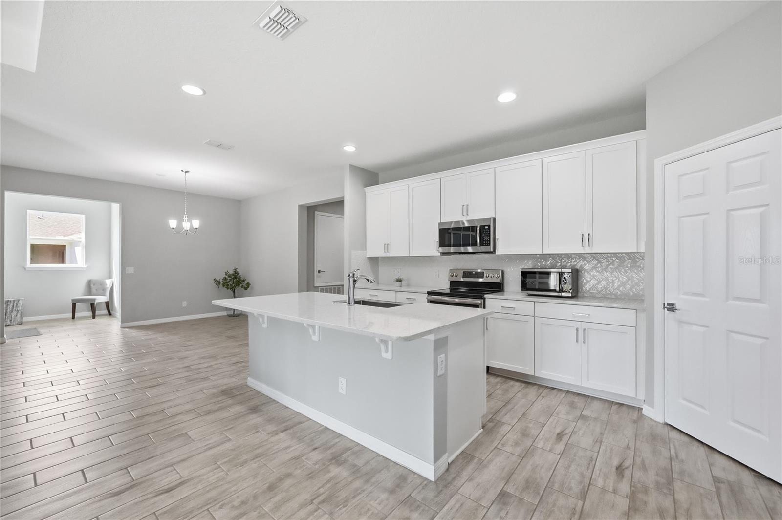 Image 32 of 46 For 2560 Grasmere View Parkway S