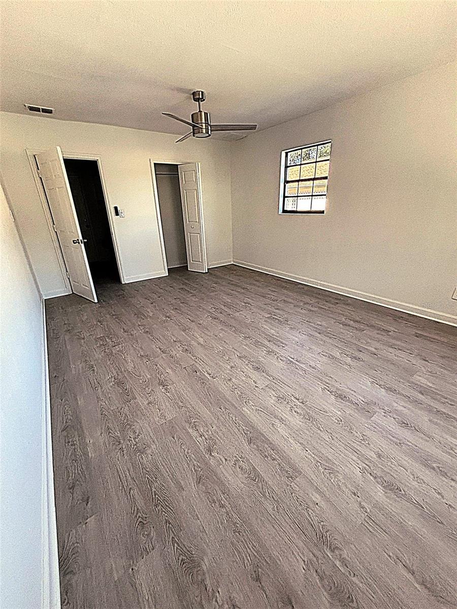 Image 17 of 34 For 720 Swiss Drive