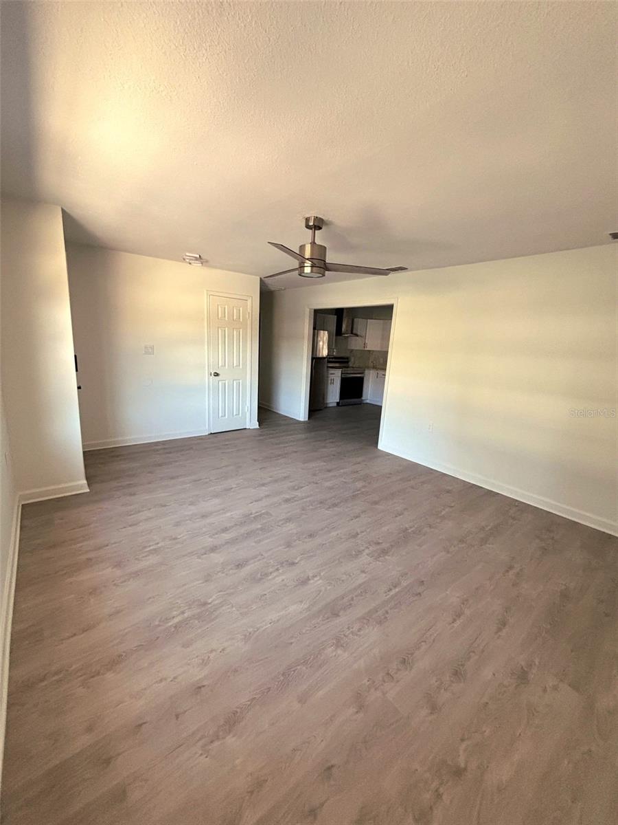 Image 21 of 34 For 720 Swiss Drive