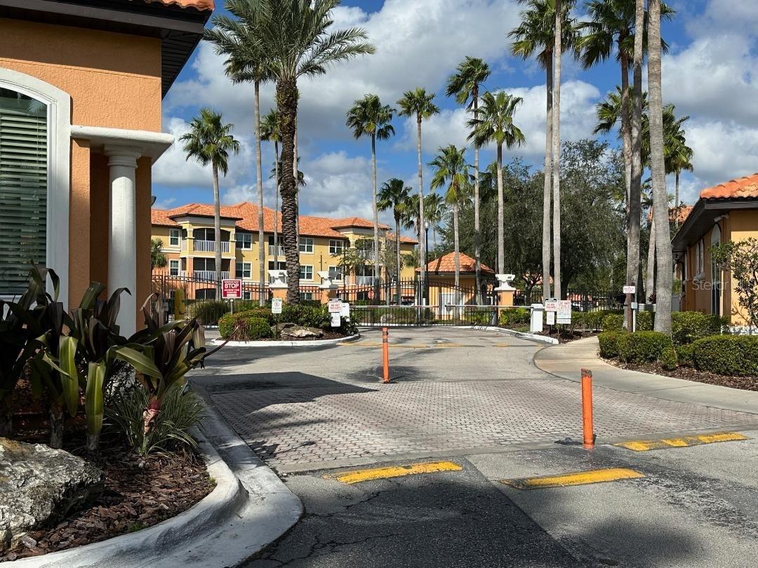 Image 19 of 22 For 5479 Vineland Road 9107