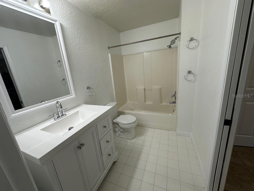 Image 5 of 22 For 5479 Vineland Road 9107