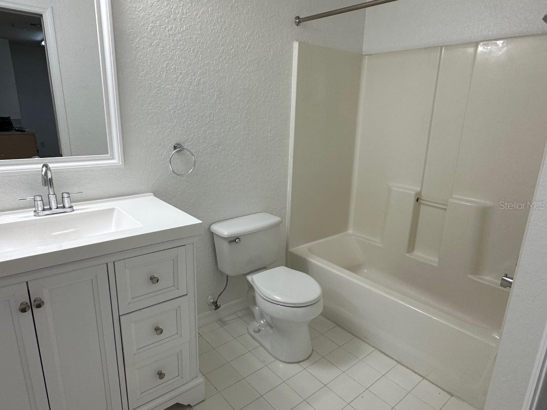 Image 6 of 22 For 5479 Vineland Road 9107