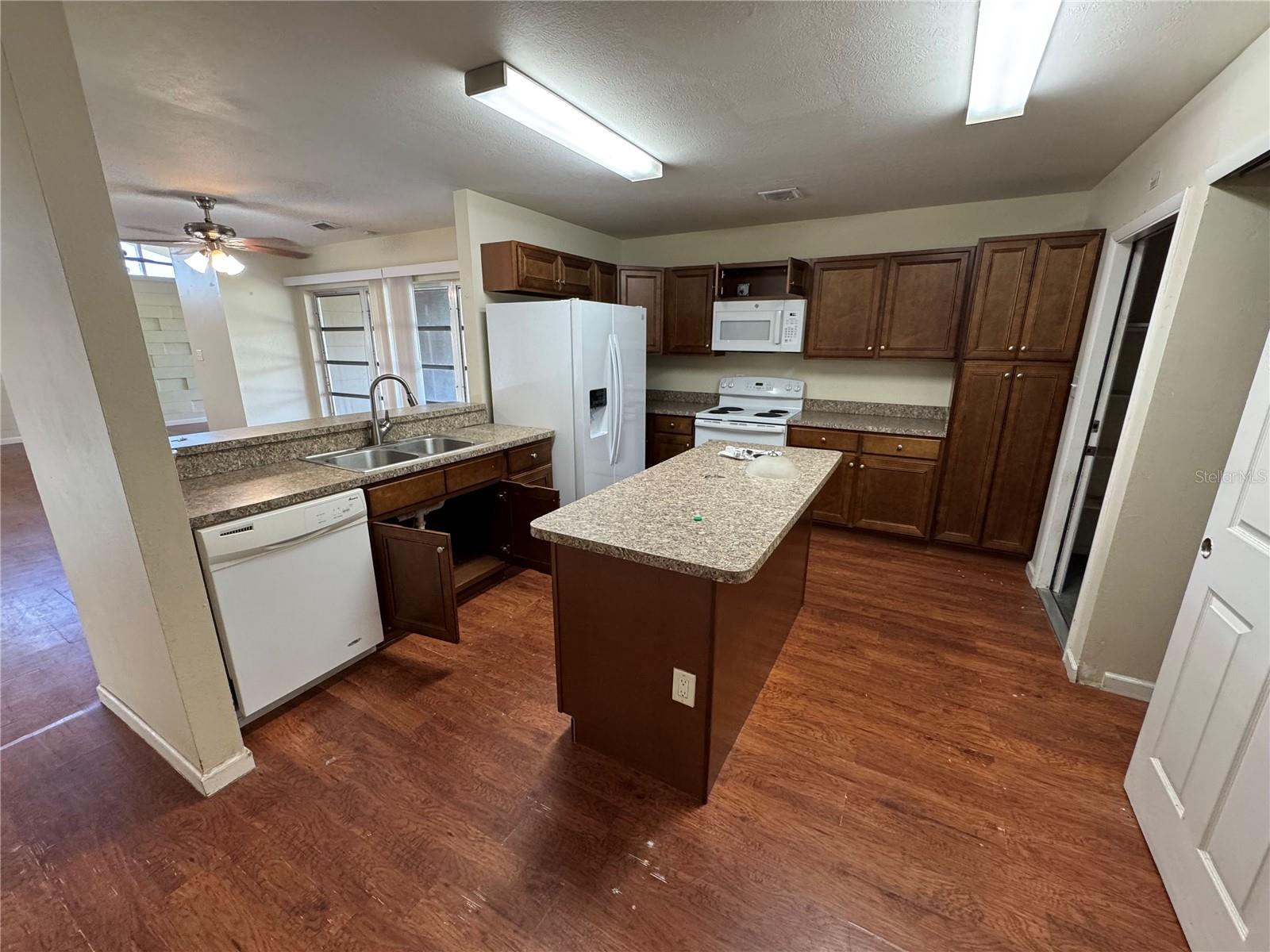 Image 5 of 10 For 305 Tangerine Drive