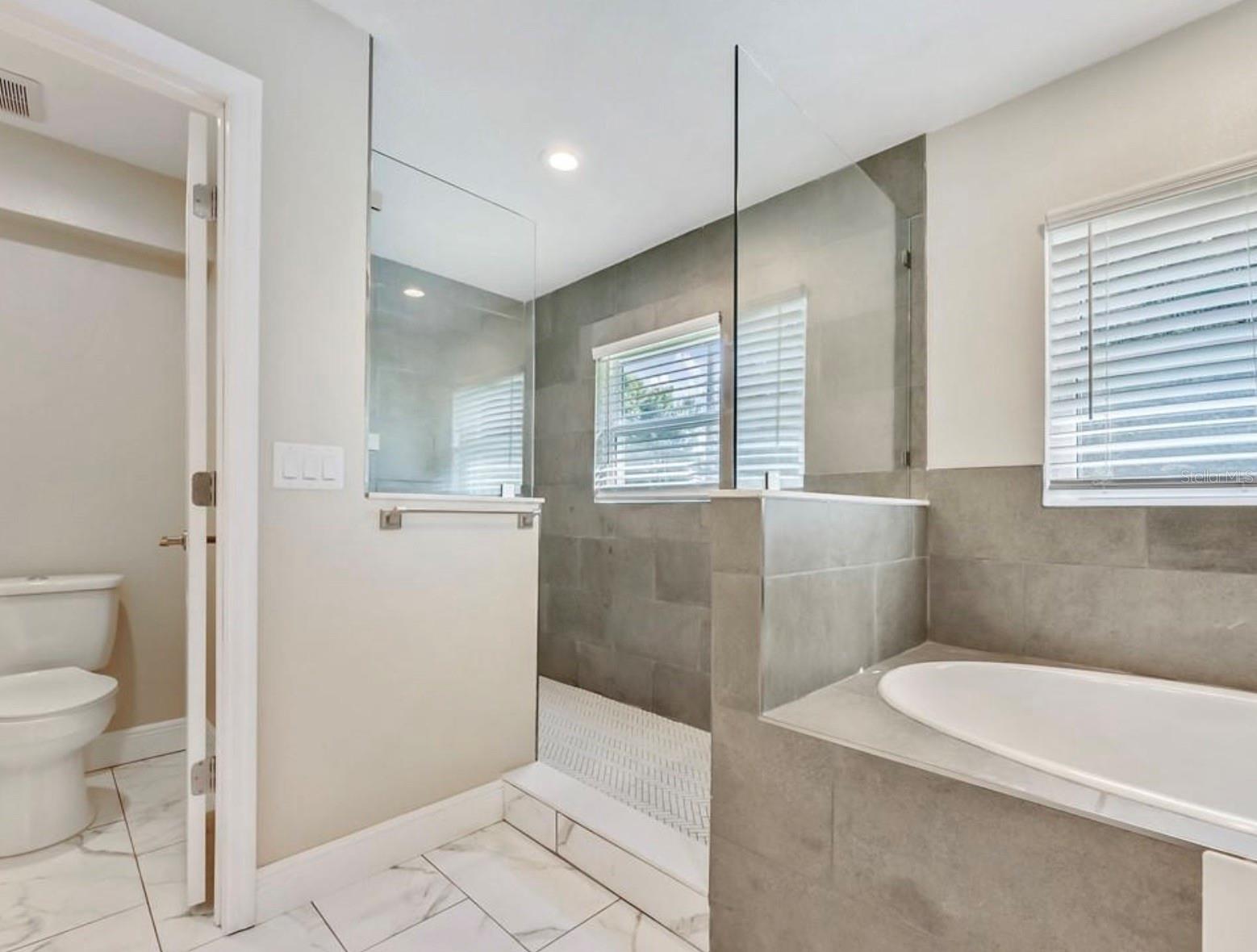 Image 11 of 18 For 917 Herman Avenue