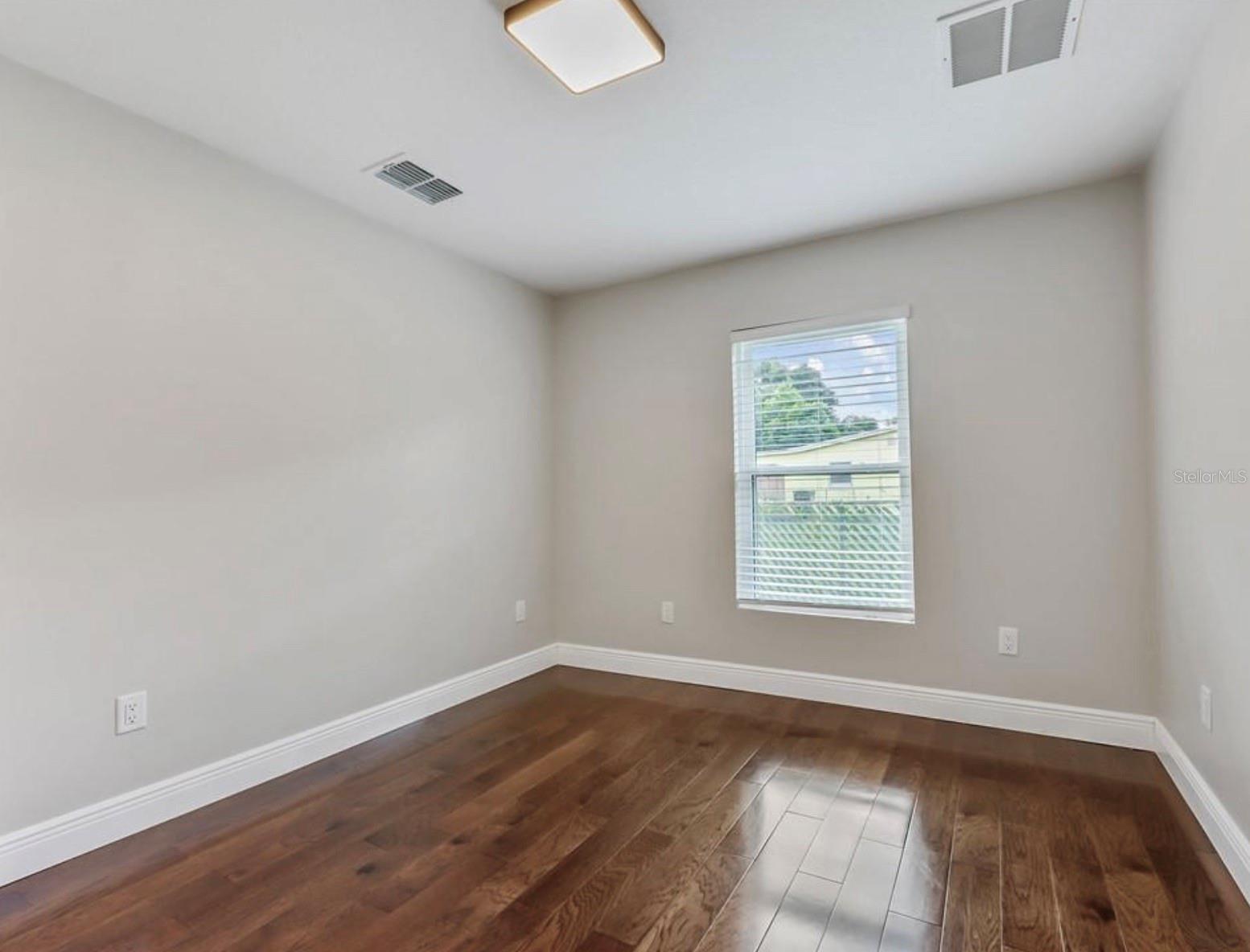 Image 12 of 18 For 917 Herman Avenue