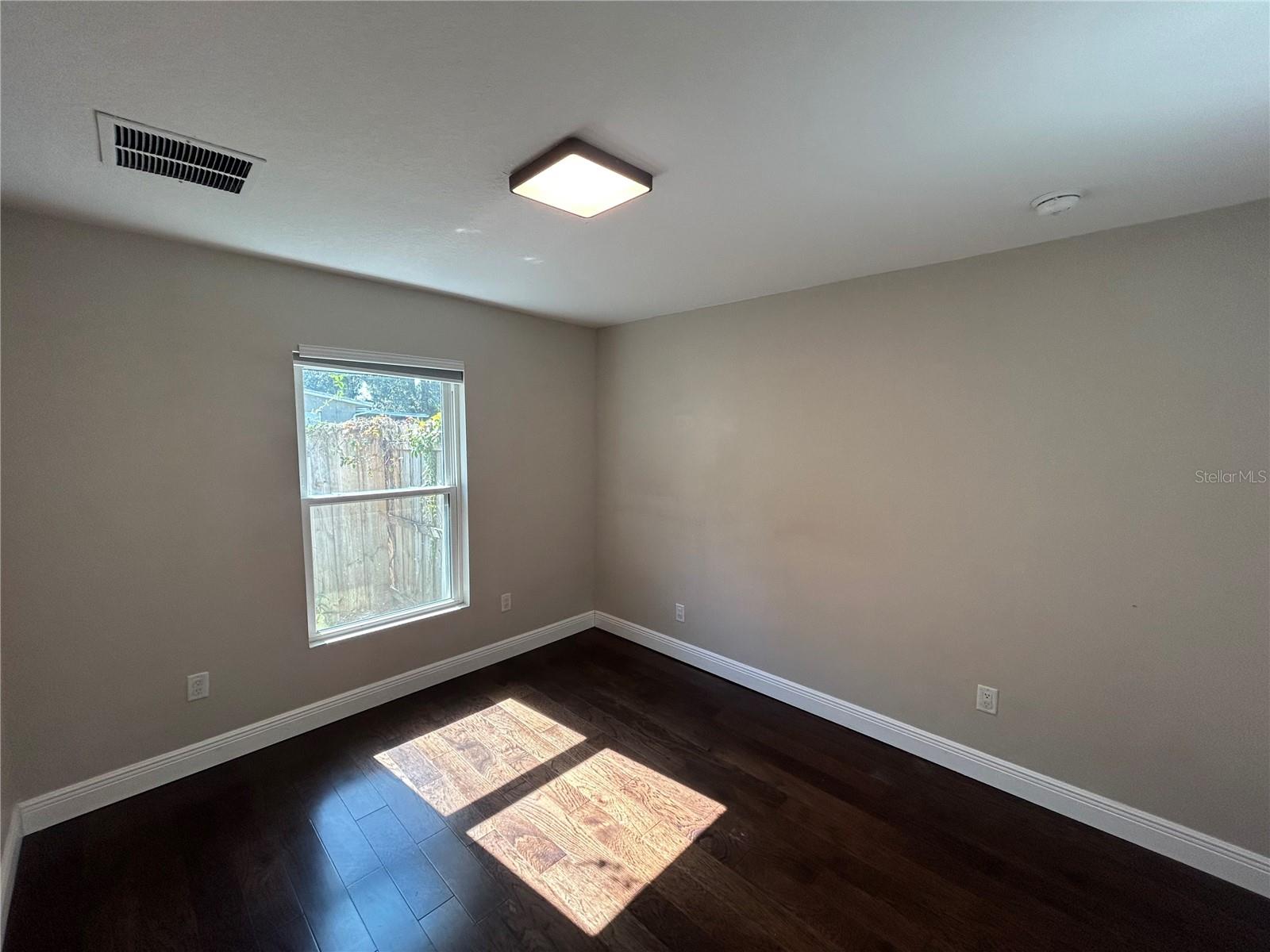 Image 21 of 34 For 917 Herman Avenue