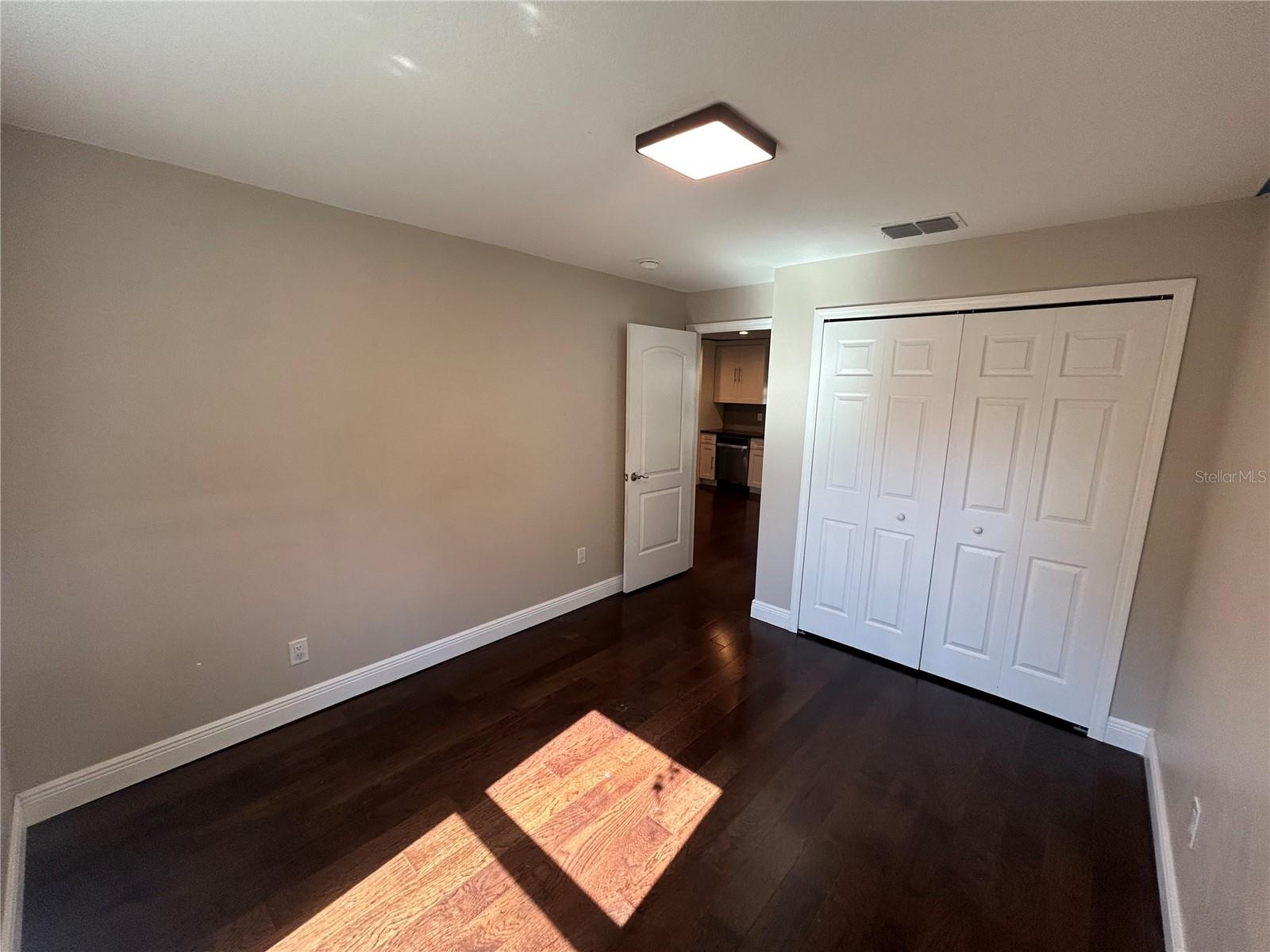 Image 22 of 34 For 917 Herman Avenue