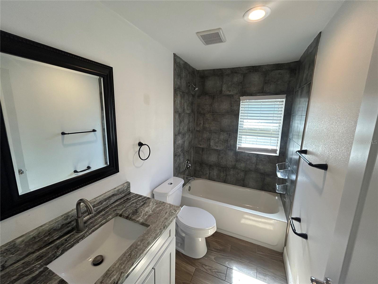 Image 23 of 34 For 917 Herman Avenue