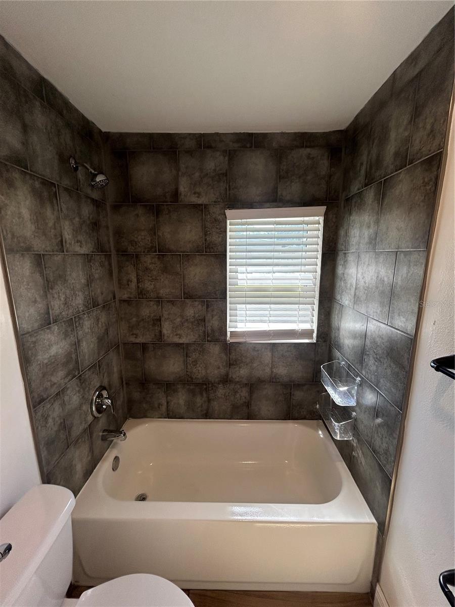 Image 24 of 34 For 917 Herman Avenue