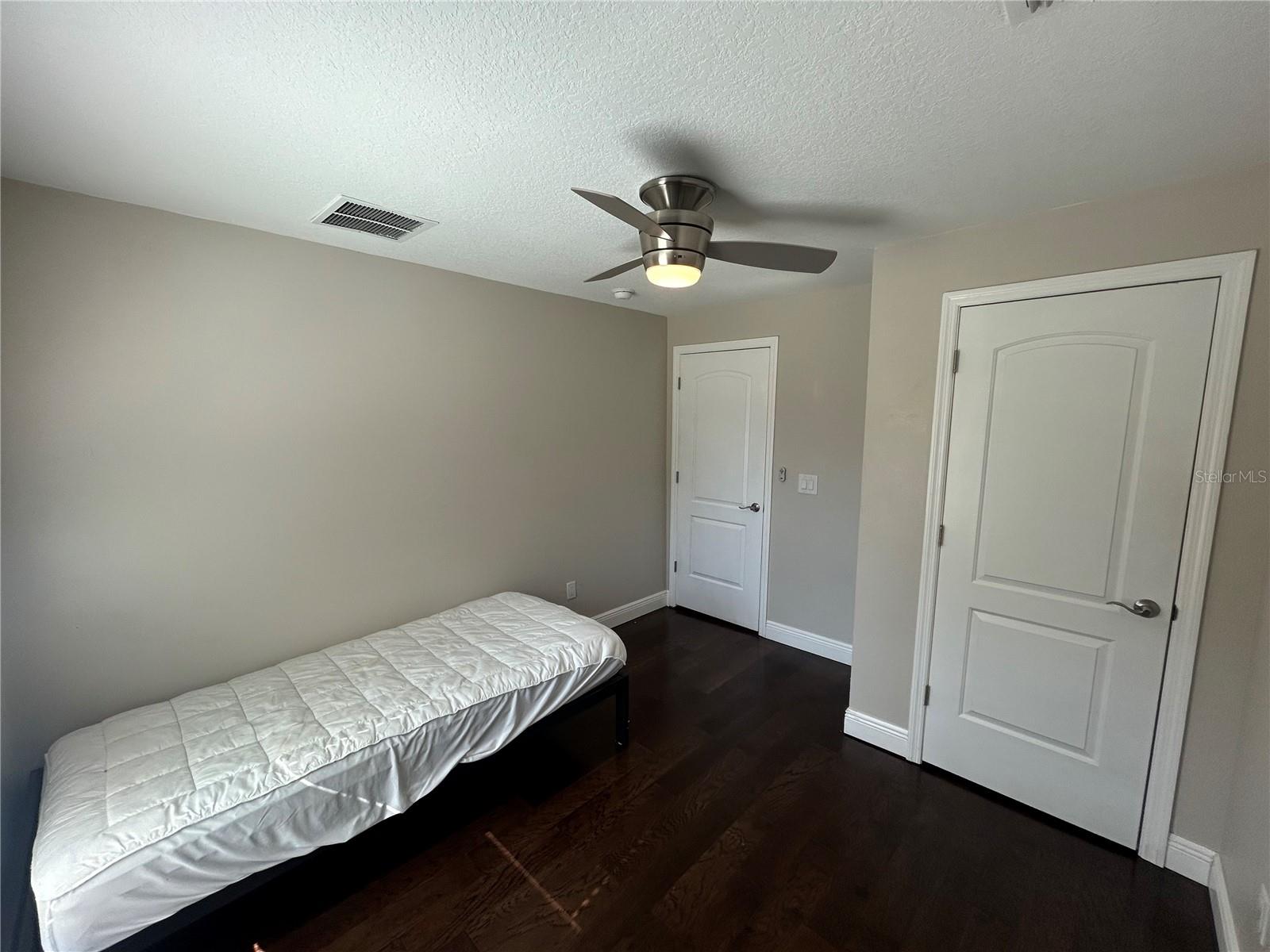 Image 26 of 34 For 917 Herman Avenue