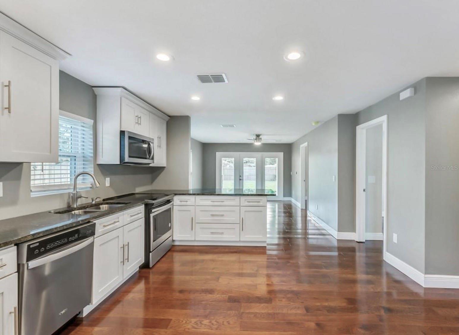 Image 4 of 18 For 917 Herman Avenue