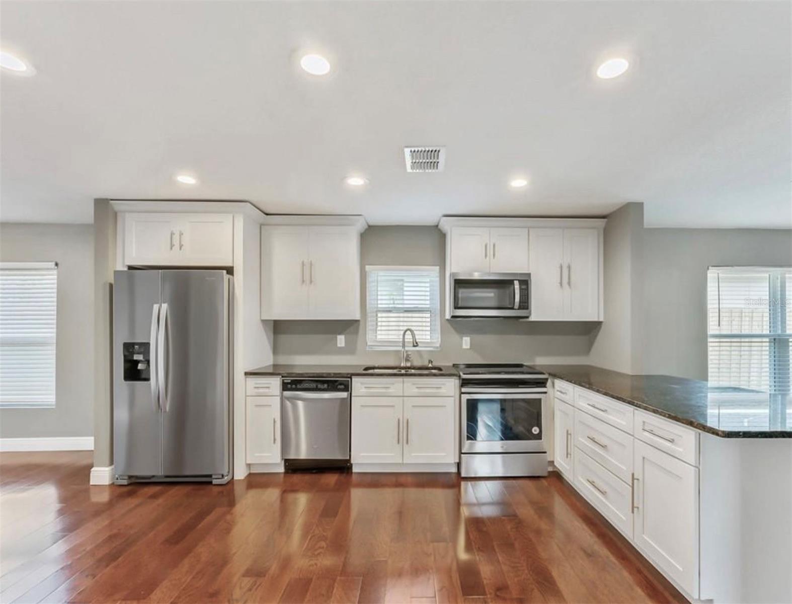 Image 6 of 18 For 917 Herman Avenue