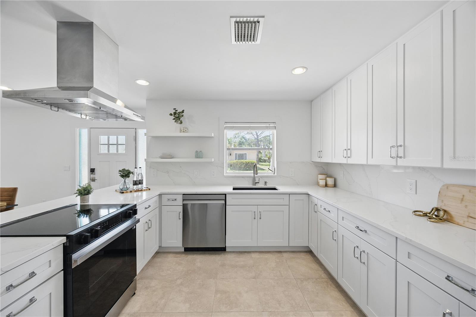 Image 10 of 21 For 3528 Casablanca Avenue