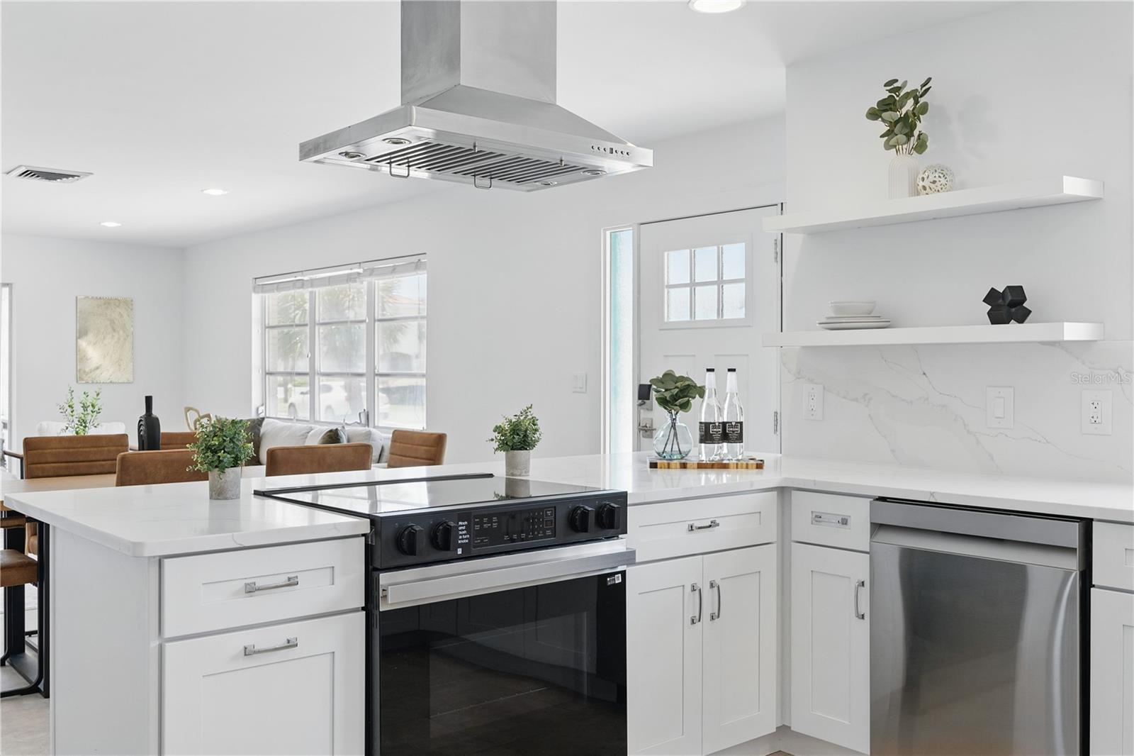 Image 11 of 21 For 3528 Casablanca Avenue