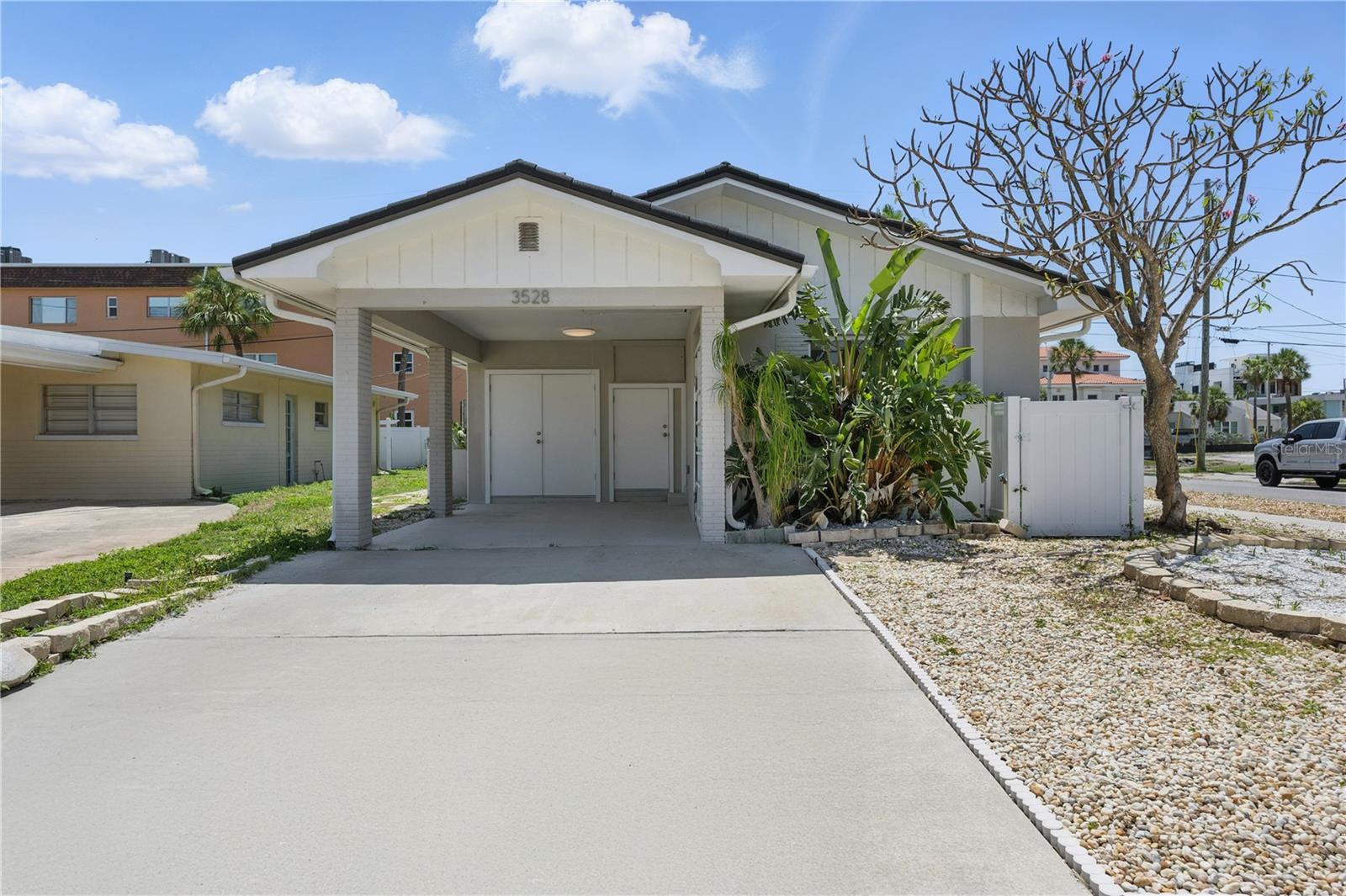 Image 3 of 21 For 3528 Casablanca Avenue