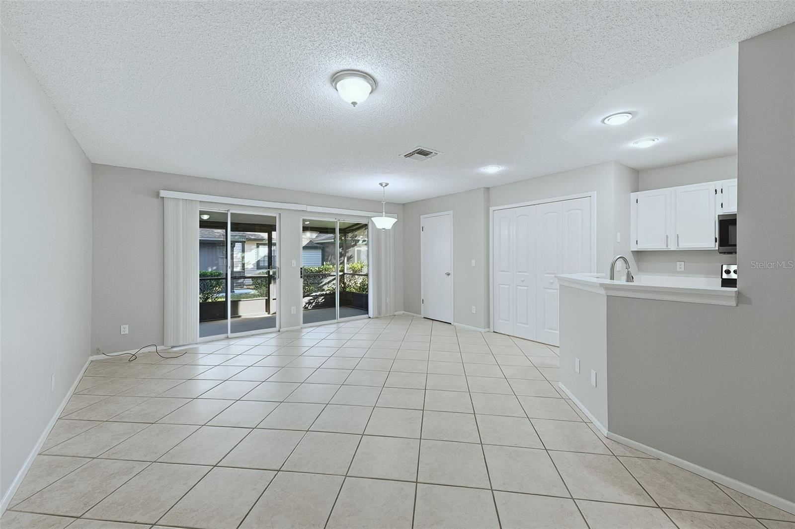 Image 19 of 43 For 2530 Lancaster Court