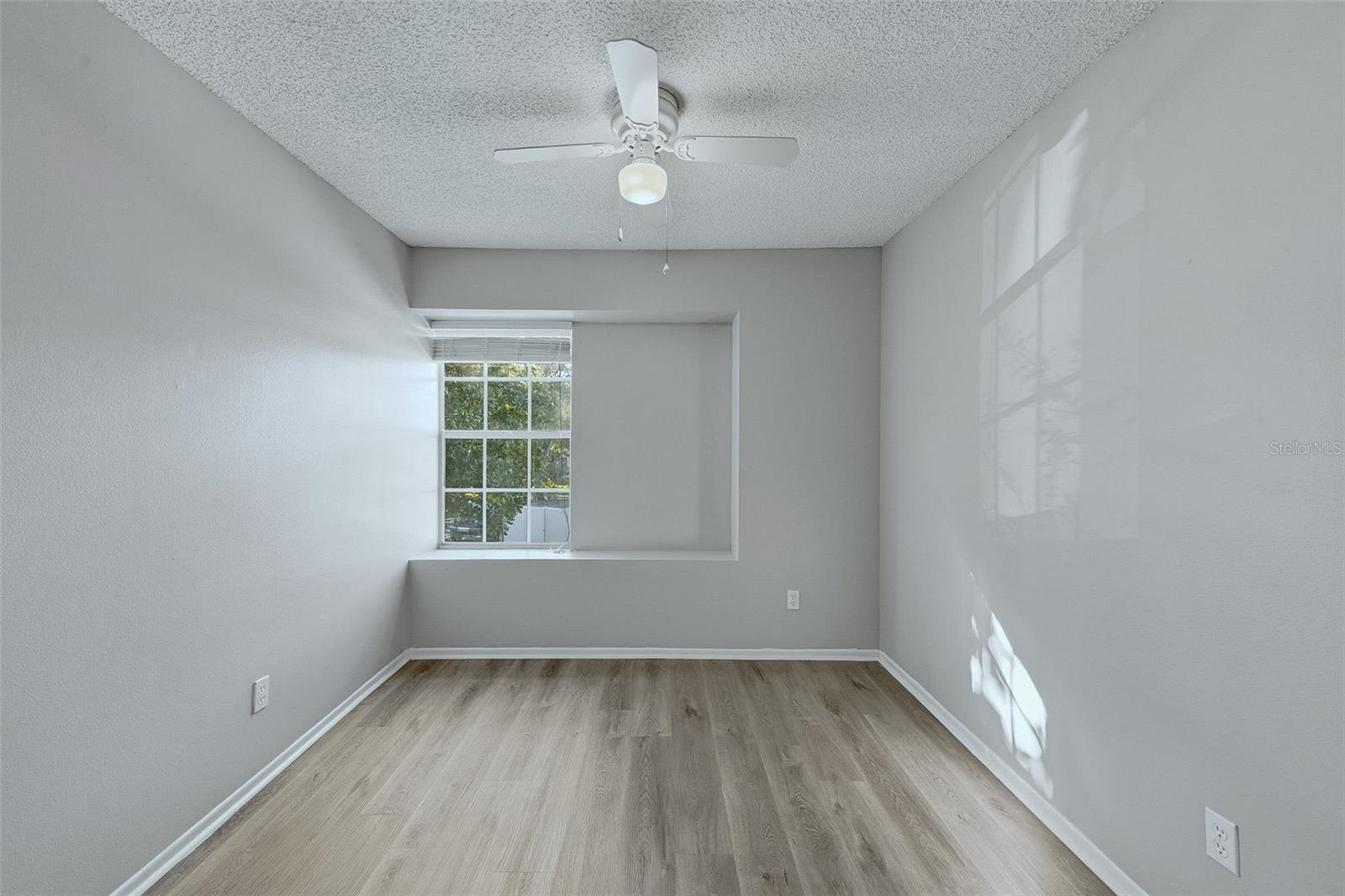 Image 27 of 43 For 2530 Lancaster Court