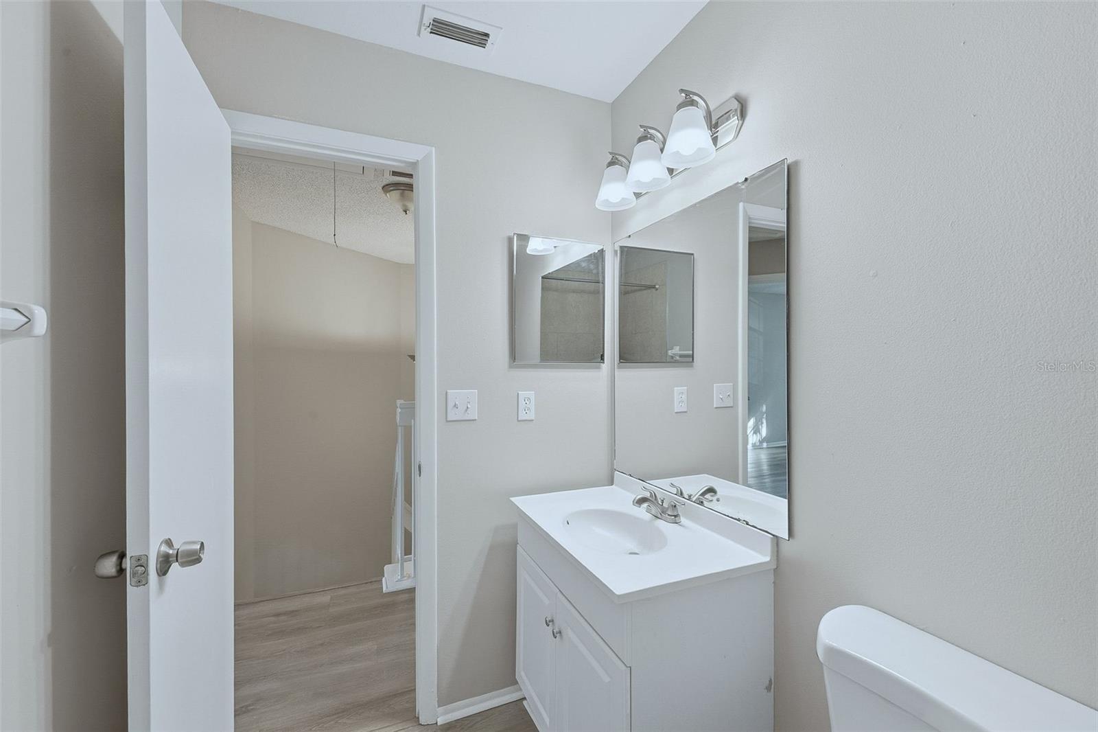 Image 31 of 43 For 2530 Lancaster Court