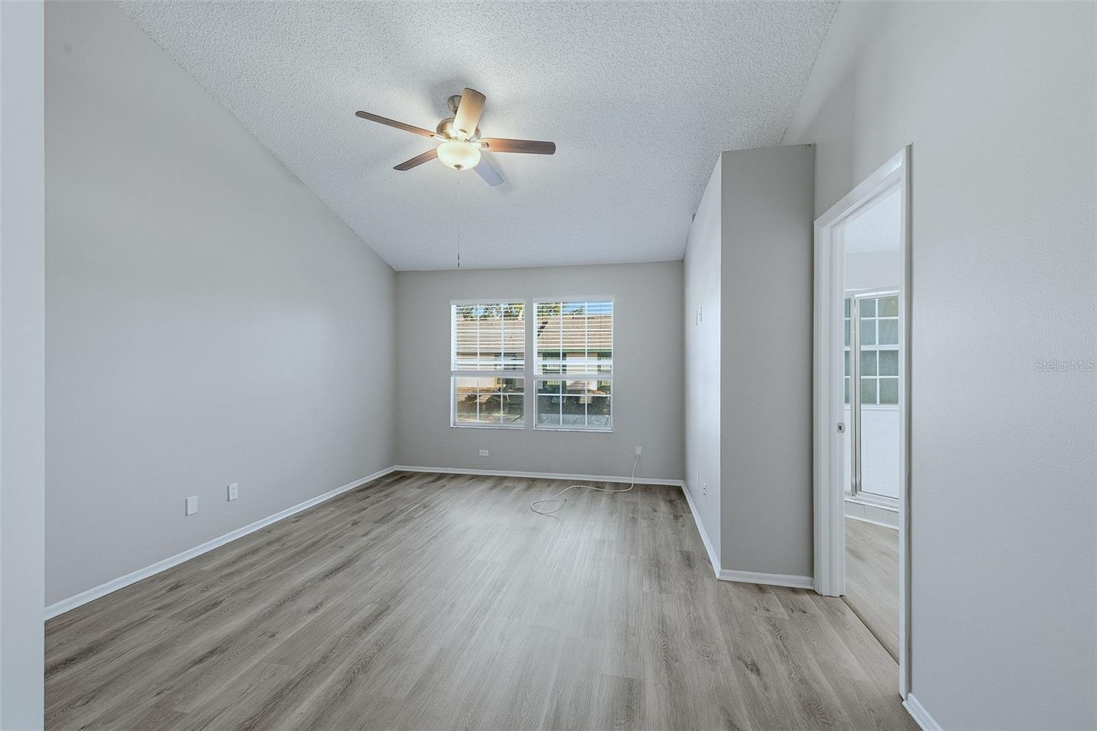 Image 32 of 43 For 2530 Lancaster Court