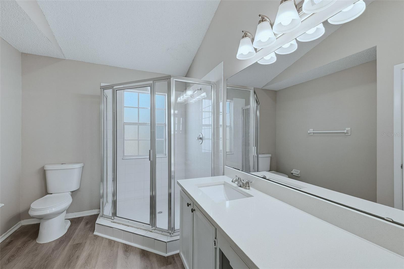 Image 35 of 43 For 2530 Lancaster Court