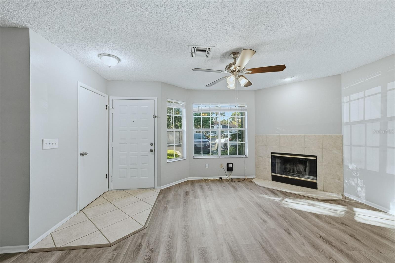 Image 4 of 43 For 2530 Lancaster Court