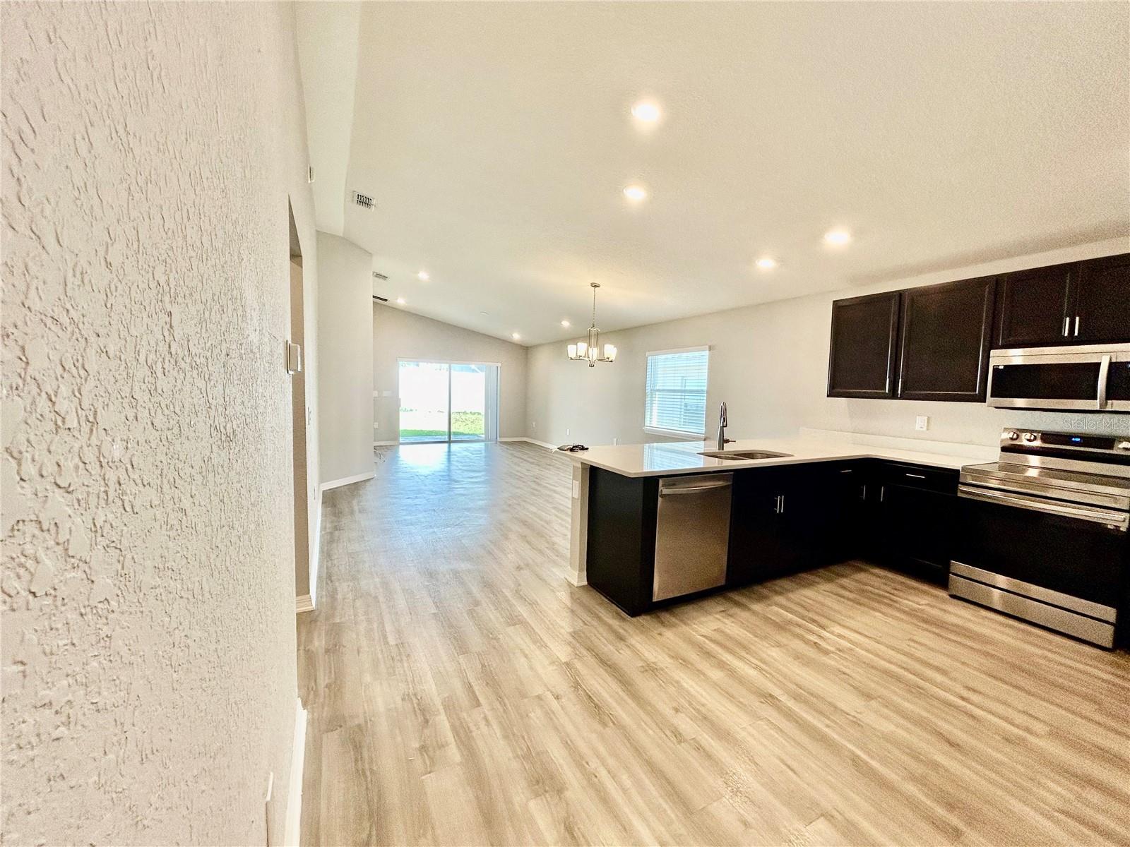 Image 3 of 32 For 2611 Tulip Drive