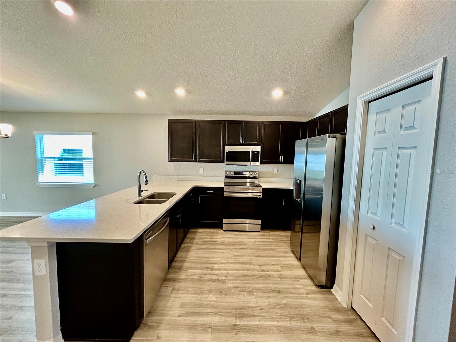 Image 4 of 32 For 2611 Tulip Drive