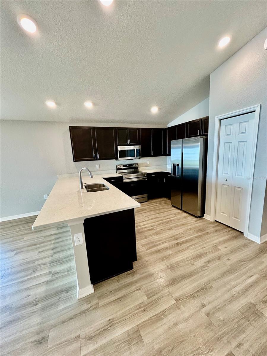 Image 6 of 32 For 2611 Tulip Drive