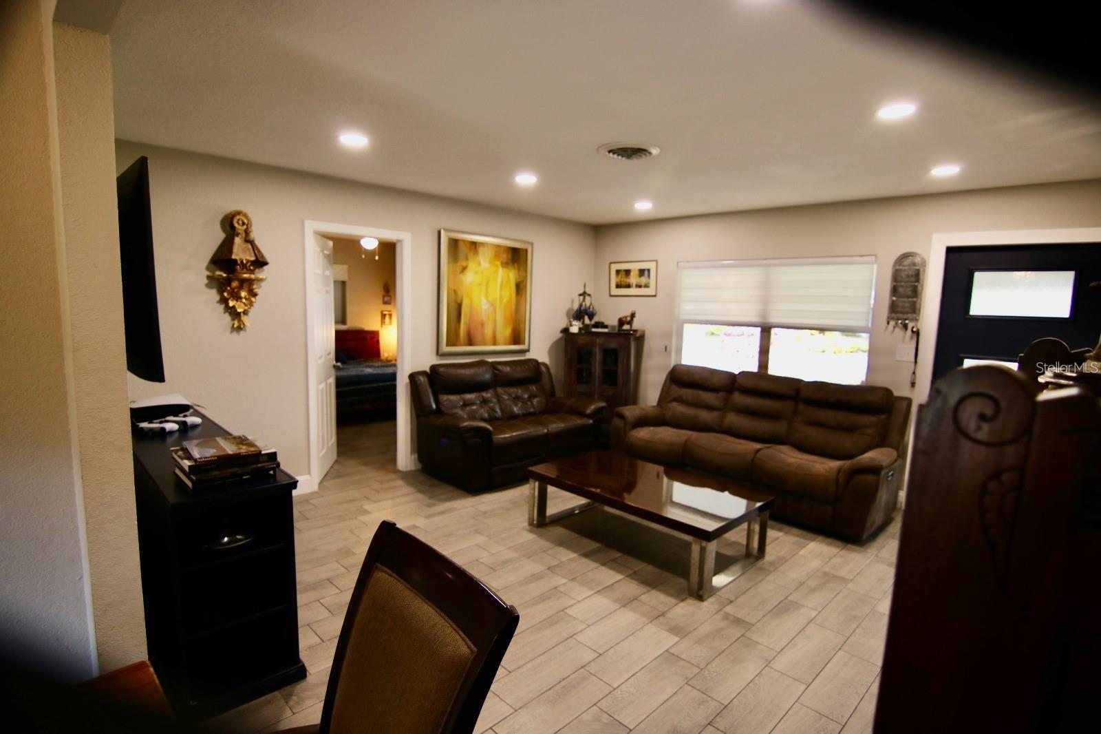 Image 4 of 20 For 2412 Middleton Avenue