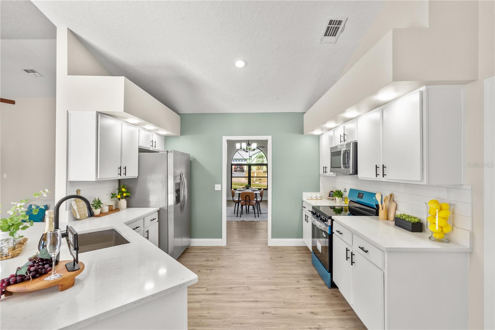 Image 13 of 48 For 8644 Shenna Court