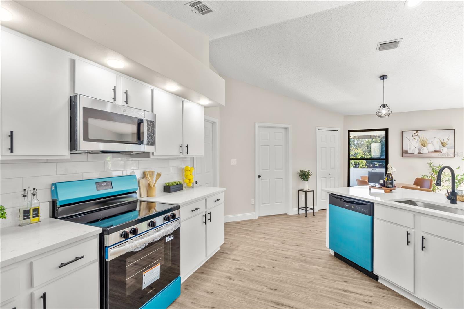 Image 16 of 48 For 8644 Shenna Court