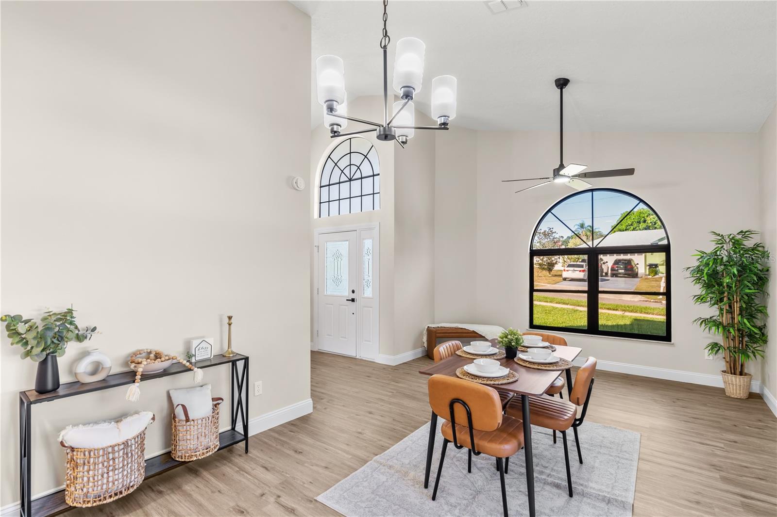 Image 18 of 48 For 8644 Shenna Court