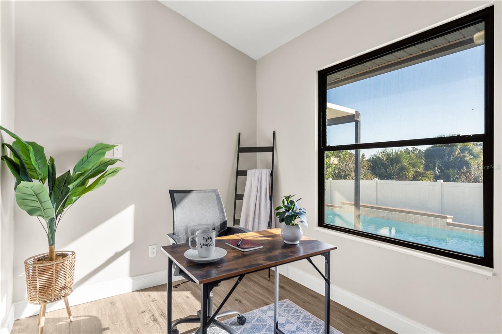 Image 21 of 48 For 8644 Shenna Court